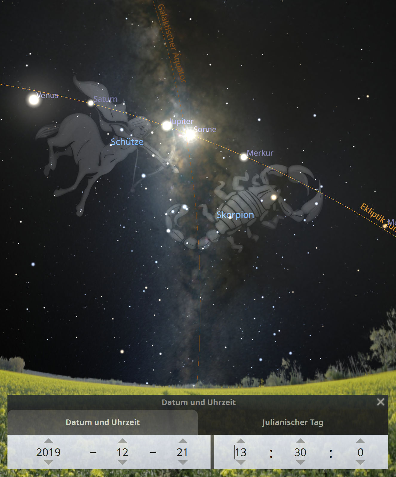 Eine astronomische Darstellung zeigt den Sternenhimmel mit illustrierten Darstellungen von Mazzaroth-Figuren über einem Feld bei Nacht. Sichtbare Planeten sind Venus, Saturn, Jupiter und Merkur an der Ekliptik mit dem galaktischen Äquator im Hintergrund. Datum und Uhrzeit sind im Vordergrund angezeigt: 21. Dezember 2019, 13:30 Uhr.