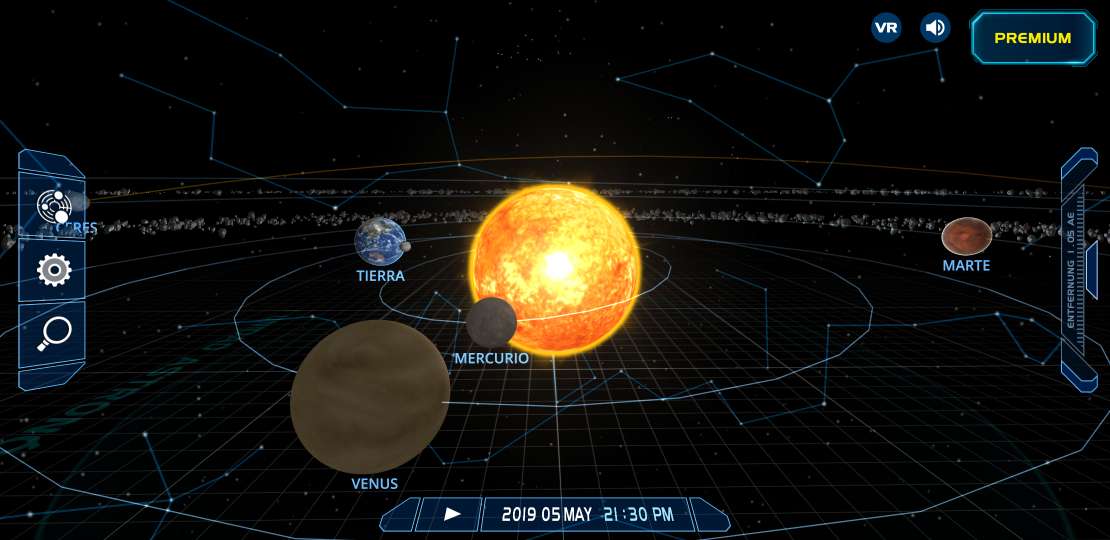 Representación gráfica digital de los cuerpos celestes en el sistema solar mostrando al Sol, Mercurio, Venus, Tierra y Marte alineados sobre un fondo estrellado con coordenadas y constelaciones visibles, etiquetas identificadoras y herramientas de interfaz de usuario para la navegación espacial.