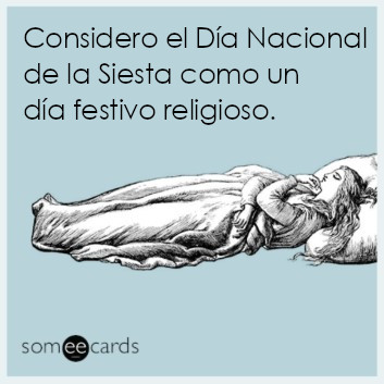 Imagen de una tarjeta digital que muestra a una mujer acostada plácidamente en una posición similar a la de la constelación de Virgo del Mazzaroth, bajo la frase "Considero el Día Nacional de la Siesta como un día festivo religioso."