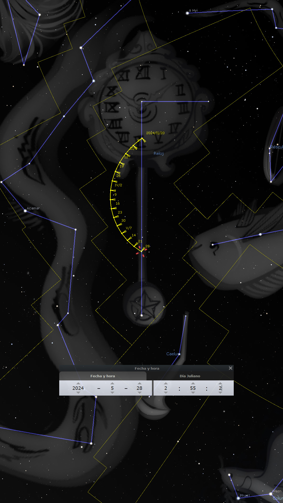 Ilustración digital de un reloj antiguo superpuesto sobre un fondo estrellado con líneas amarillas conectando diferentes estrellas para formar figuras. Elementos en pantalla muestran la fecha y hora específica junto con coordenadas astronómicas.