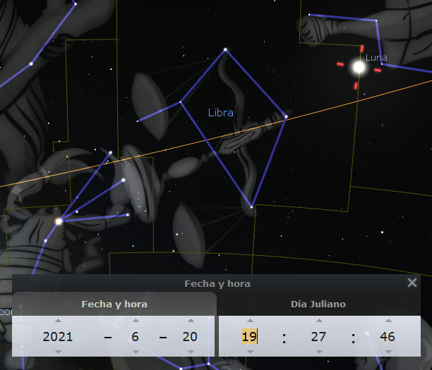 Representación visual de una constelación dentro de la Mazzaroth, con líneas azules que conectan estrellas para formar una estructura, junto a una imagen estilizada de una balanza. En la esquina superior derecha aparece la Luna. La imagen incluye información sobre la fecha y la hora, indicando el año 2021, mes de junio, día 20 y hora 19:27:46.